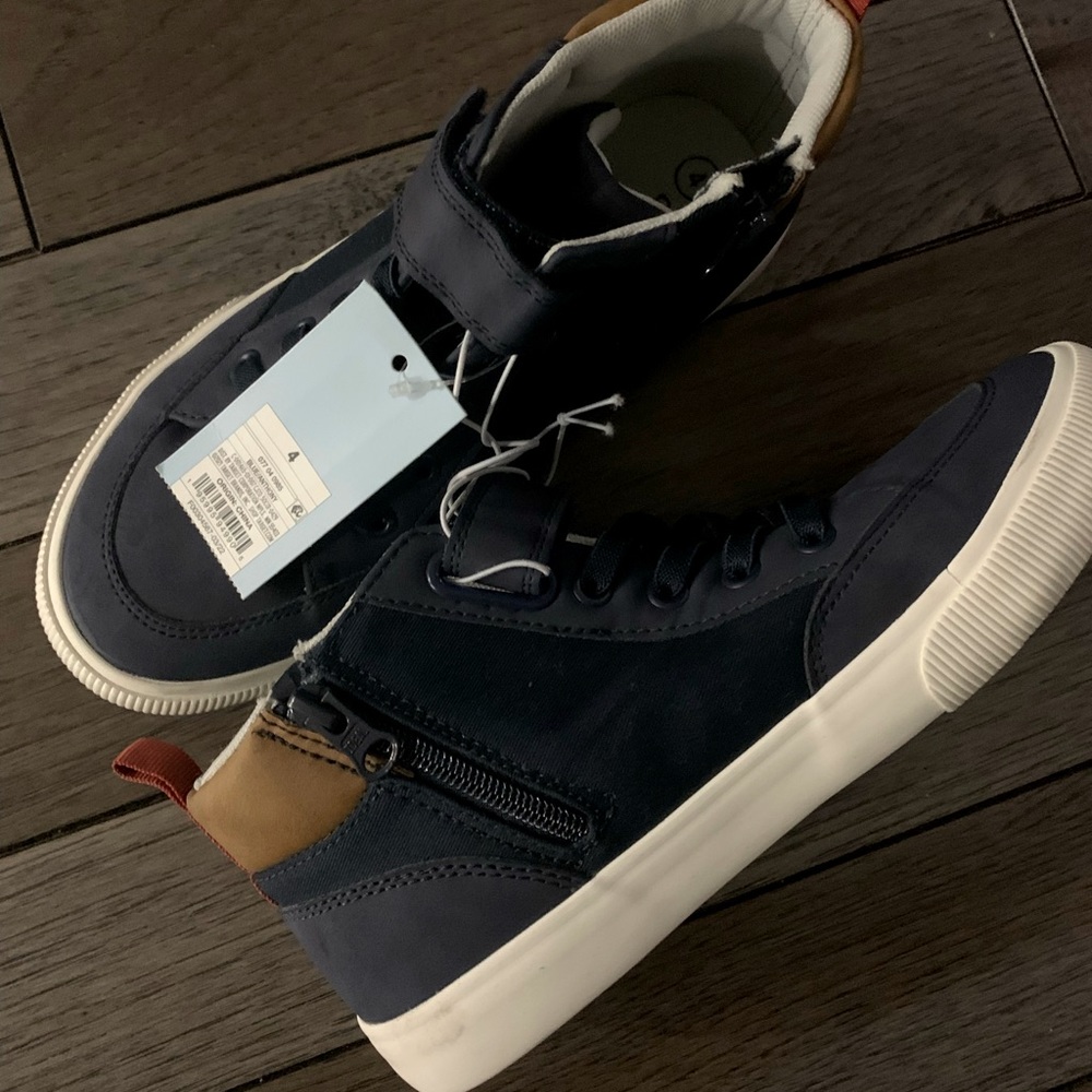 Brand NEW Sneakers